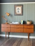 Austin Suite社製のヴィンテージ家具、シンプルモダンなサイドボード（チェスト）