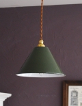 フランスから到着　ホーローのグリーン色ペンダントライト（器具セット付き）（コード・シャンデリア電球付き・ギヤラリーなし）