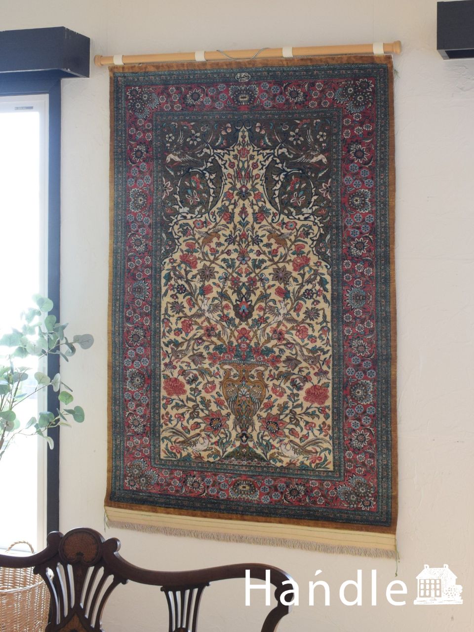 キラキラ輝くクムシルクの美しいペルシャ絨毯、ワンウェイデザインの壁掛けカーペット