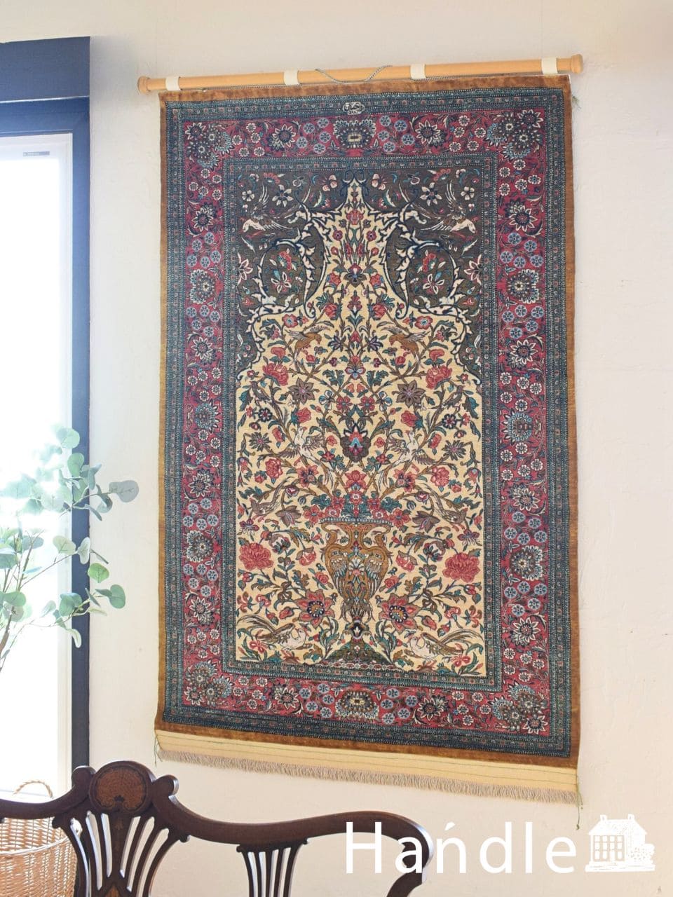 キラキラ輝くクムシルクの美しいペルシャ絨毯、ワンウェイデザインの壁掛けカーペット