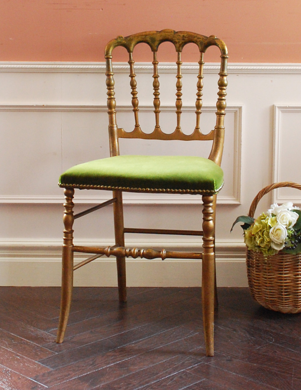 フランスで見つけたアンティーク ナポレオンチェア、彫りがキレイな椅子
