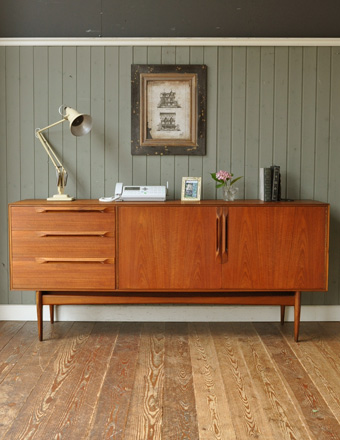 1970年代のアンティーク サイドボード（マッキントッシュ）  (x-390-f)