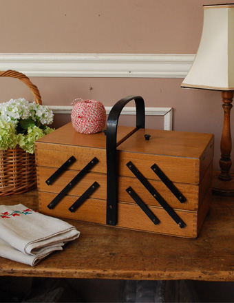 1940年代のアンティーク ソーイングボックス (x-405-z)