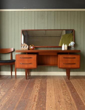 オシャレなヴィンテージインテリア、北欧テイストのドレッサー（G-PLAN） (x-546-f)