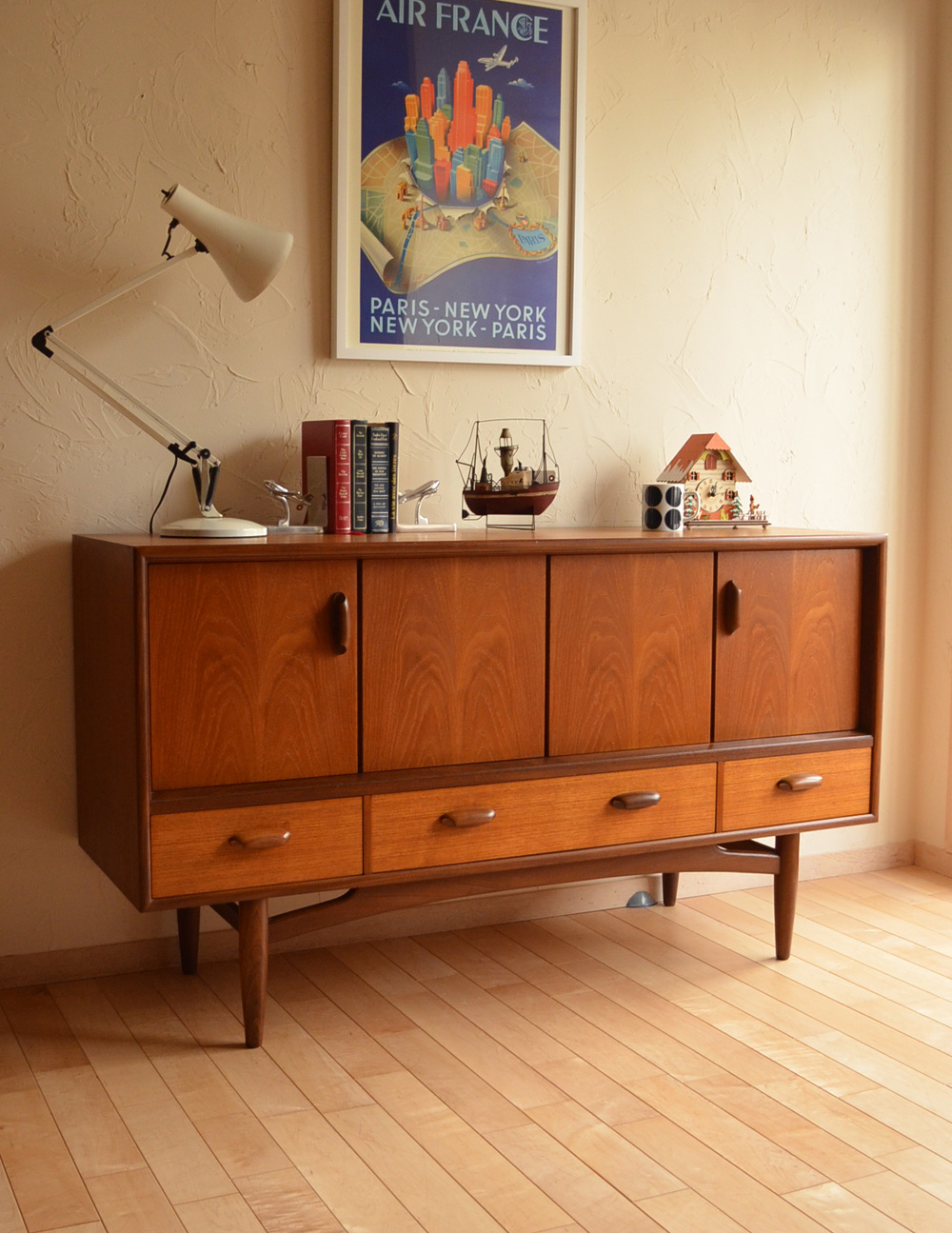 北欧スタイルの暮らしにヴィンテージ家具、カッコいいサイドボード（G 