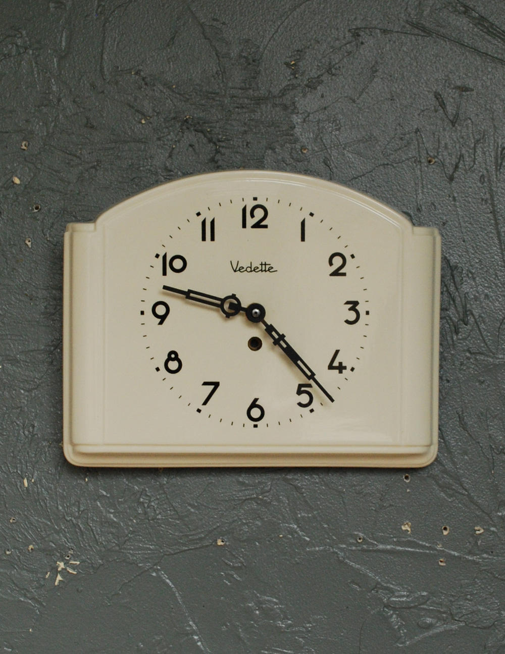 フランス、Vedette社の陶磁器製のウォールクロック（掛け時計）