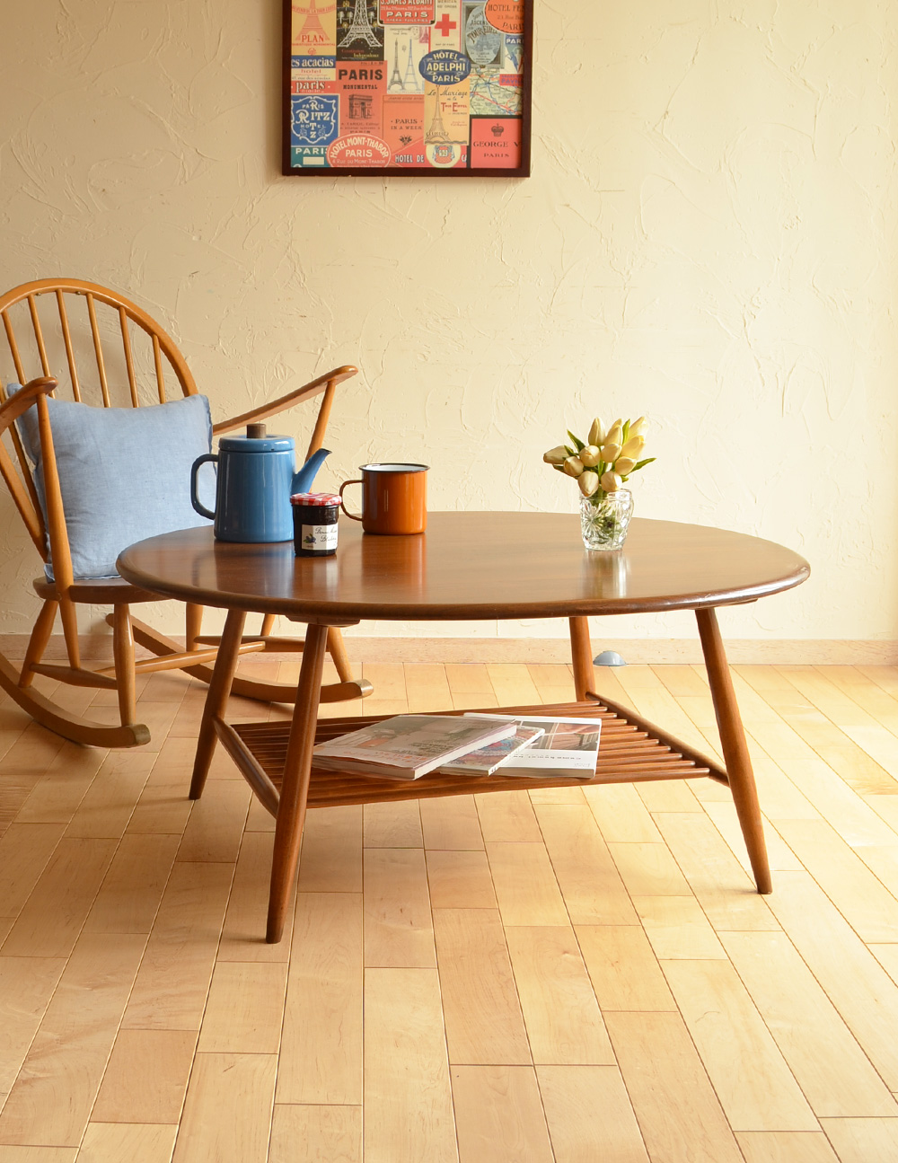 アーコールのヴィンテージ家具、マガジンラック付きのコーヒーテーブル (x-666-f)