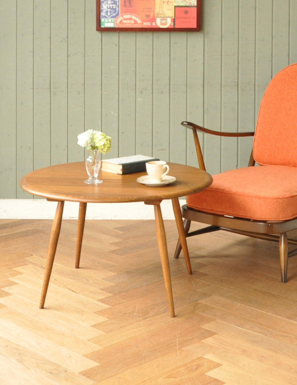 有名なアーコール社のアンティーク家具、丸い形のコーヒーテーブル(x758f)｜アンティーク家具
