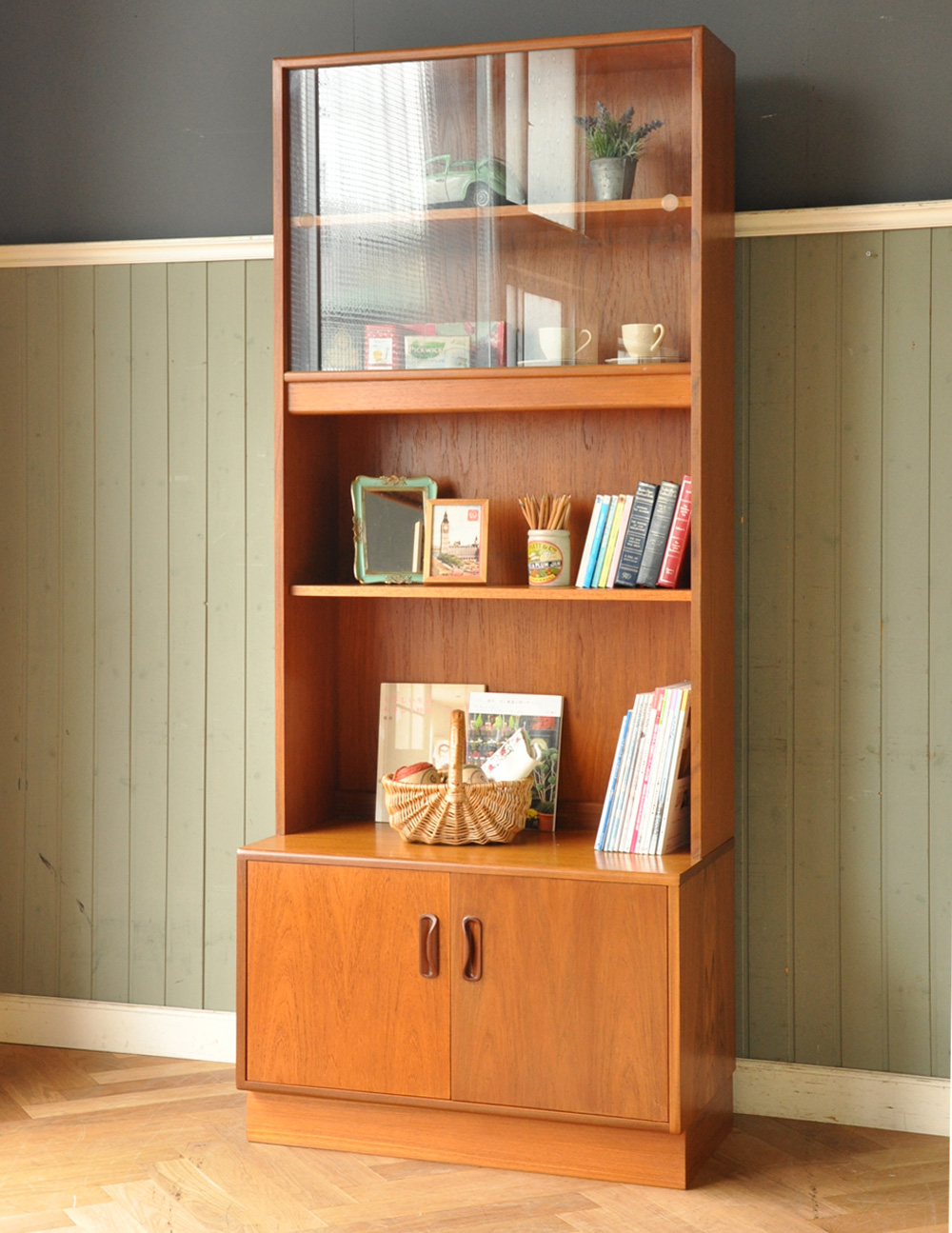 ヴィンテージ家具、G-plan（フレスコ）のキャビネット(x-764-f