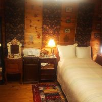 アンティークキャビネット