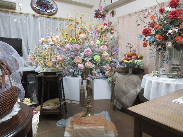 お花を置く花台にピッタリなオケージョナルテーブル、アンティーク家具、