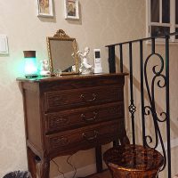 アンティークのチェスト