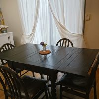 アンティークのテーブル