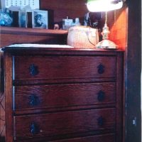 アンティークのチェスト