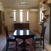 アンティークのテーブル