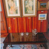 アンティークのテーブル