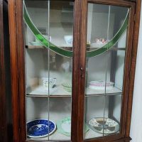 アンティークのキャビネット