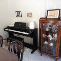 アンティークのキャビネット