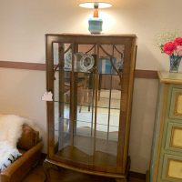 アンティークのキャビネット