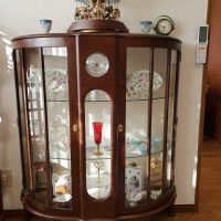 ガラスキャビネット