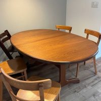 ダイニングテーブル