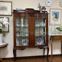 ガラスキャビネット