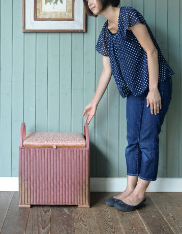 スツールにもなるオシャレな収納BOX。ロイドルームボックススツール