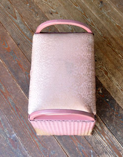 スツールにもなるオシャレな収納BOX。ロイドルームボックススツール