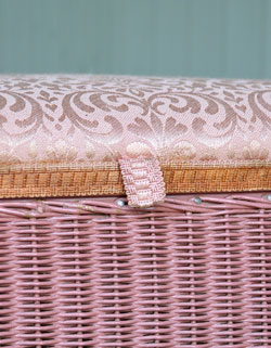 スツールにもなるオシャレな収納BOX。ロイドルームボックススツール