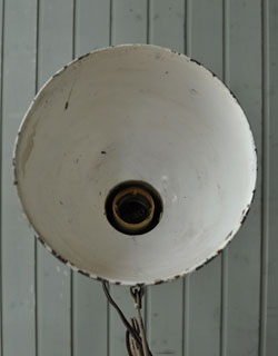 日本球用に変更されています。入手も簡単な電球になっています。(x-389-z) x-389-zアンティークのシザーランプ