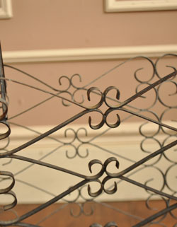 d-1032-z アンティークマガジンラックのアイアンのデザイン