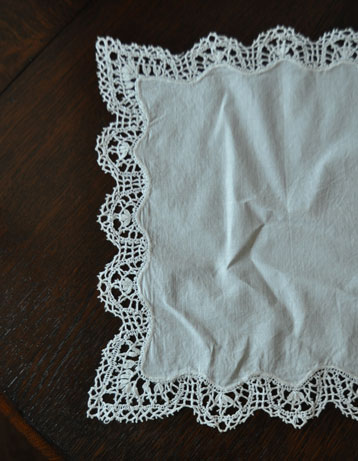 d-1134-z アンティークのドイリー大きい