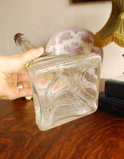 フランスで買い付けてきたガラス製の可愛いアンティーク エッフェル塔