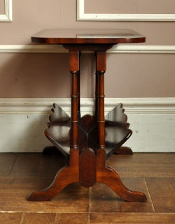 j-062-z アンティークマガジンラックの横から