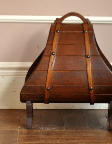 j-1141-f アンティークマガジンラックのアップ