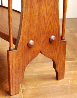 使える小さなアンティークはいかが?
アンティーク マガジンラック