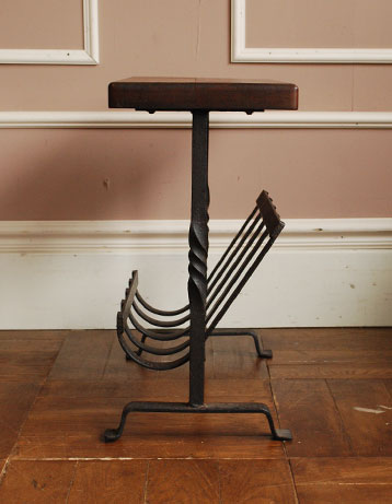 使える小さなアンティークはいかが?
アンティーク マガジンラック