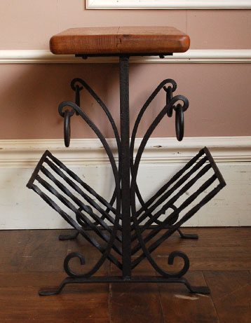 使える小さなアンティークはいかが?
アンティーク マガジンラック