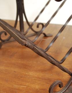 使える小さなアンティークはいかが?
アンティーク マガジンラック