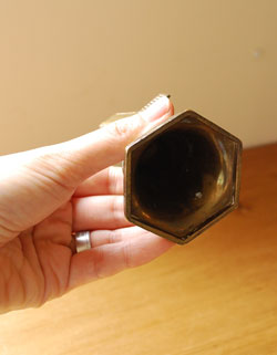 底面はぽっかり穴があいています。(k-584-z) k-584-zアンティークの雑貨