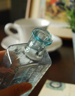 k-933-z アンティークボトル