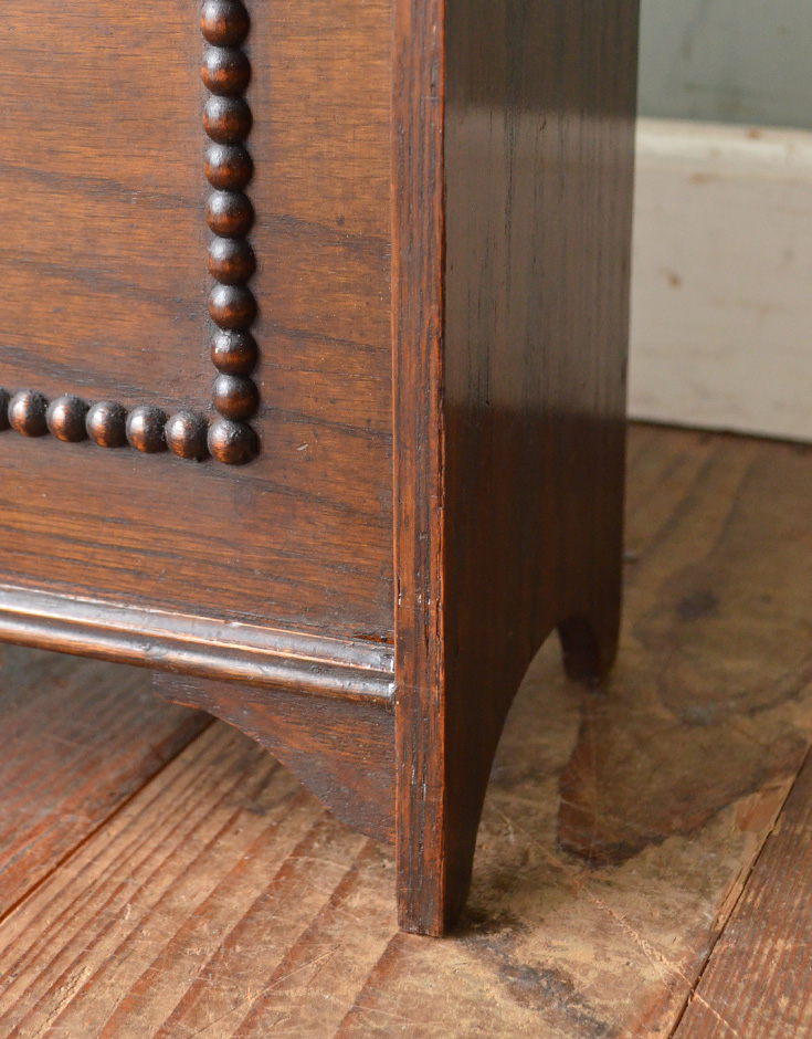 m-1111-z アンティークマガジンラックの脚