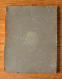 裏面はこんな感じ。壁に掛けれるように金具が付いています。(m-435-z) m-435-z アンティークのフレーム