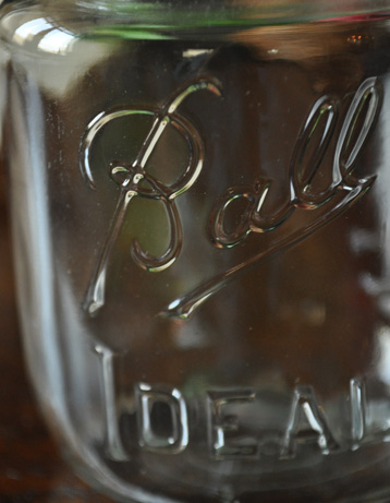 アンティークのため、多少の欠け・傷がある場合がありますが、使用上問題はありませんので、ご了承下さい。(m-600-z) m-600-z アンティークのジャー