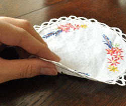 m-924-z アンティークの刺繍マットの縁
