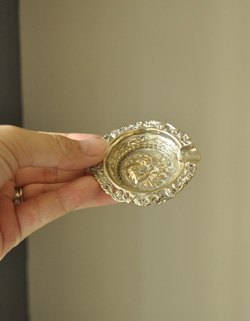 英国インテリア雑貨 アンティークのアッシュトレイ（灰皿）(m