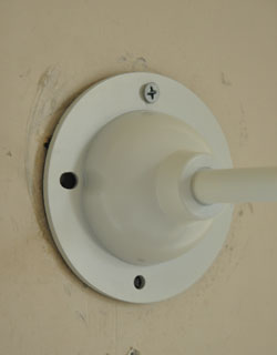 壁付けブラケット　照明・ライティング　ガラスシェード付きのウォールブラケット（電球なし）。電器屋さんに、壁からの配線に直接取り付け工事をお願いして下さい。(wr-071-a)