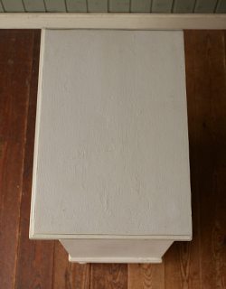 フランスから来た小さなキャビネット