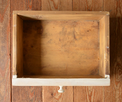 フランスから来た小さなキャビネット