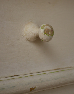 フランスから来た小さなキャビネット